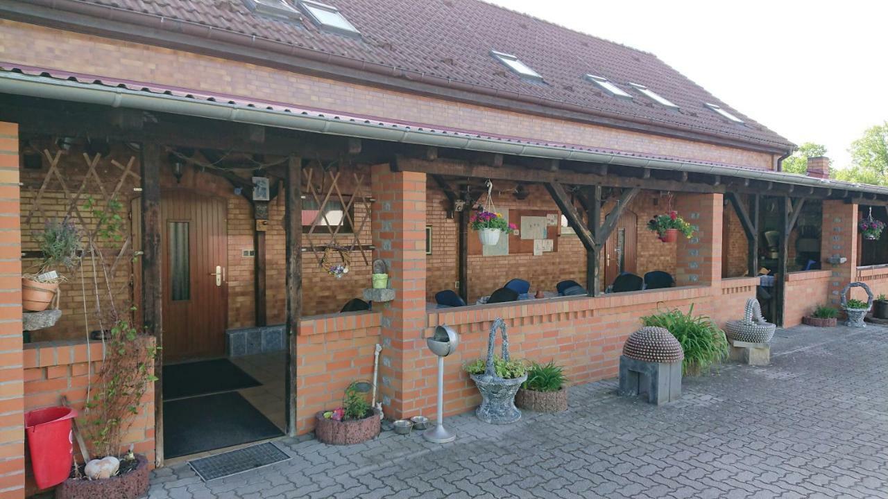 Pension Pawlak Tauche Bagian luar foto